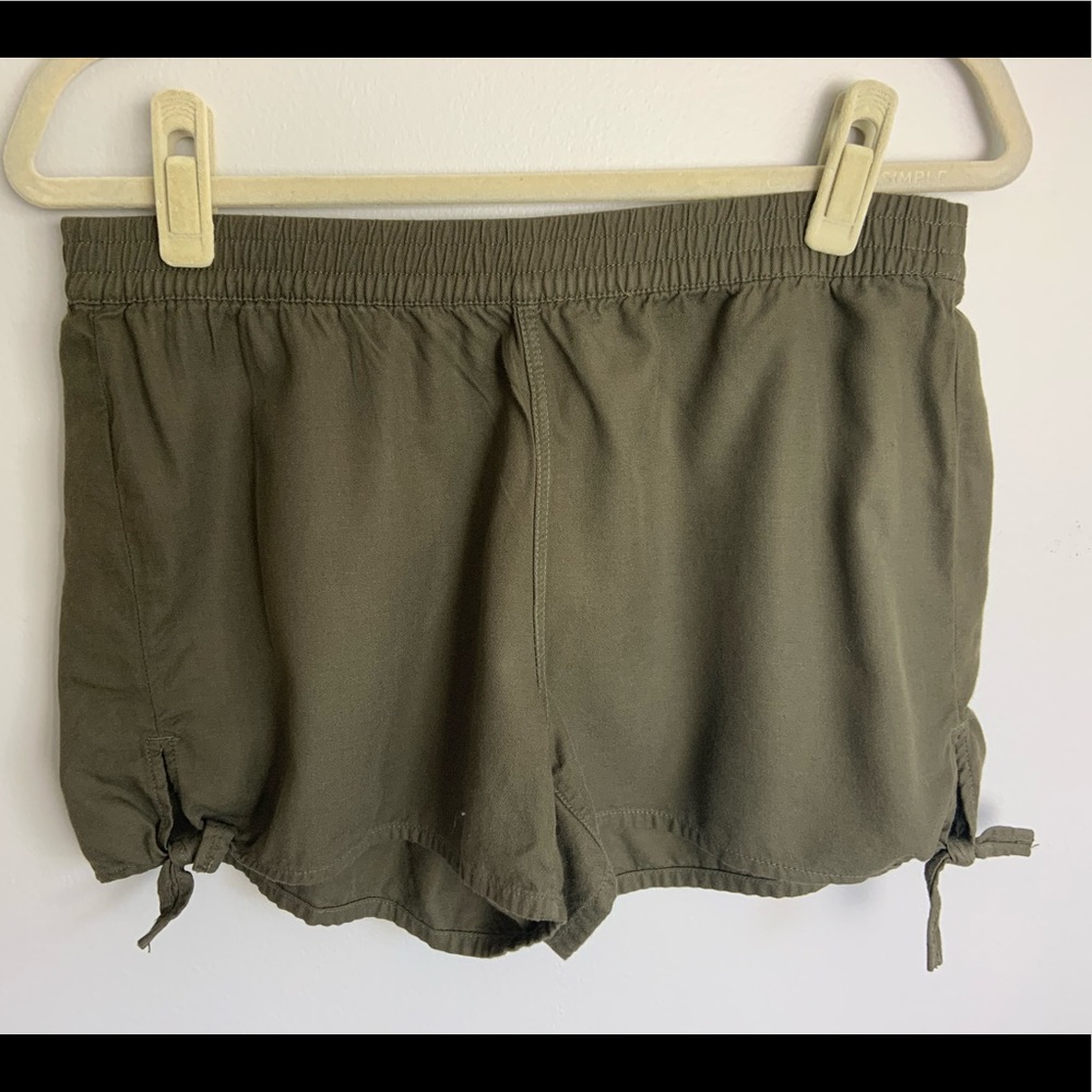 Madewell khaki shorts